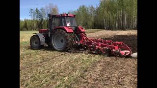 Case ih 956 turbo ic plowing the field