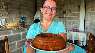 Ela não tem pés e nem mãos,e fez um bolo de fubá super fofinho e econômico