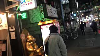 元旦　北千住駅東口学園通り、19時頃の光景