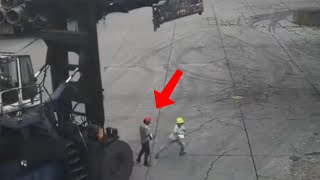 😲 WORKER GETS RAN OVER BY A FORKLIFT | WORK ACCIDENT CAUGHT ON CAMERA