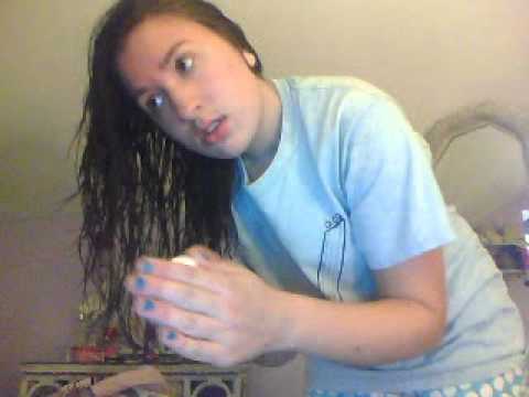 How to scrunch your hair with mousse and hairspray tutorial! How to scrunch your hair with mousse and hairspray tutorial!