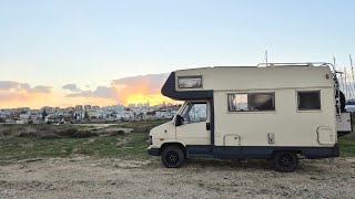 On se pose à 100 mètres de la plage en Camping-car 🇵🇹 Lagos #vanlife