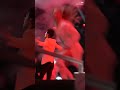 肖战舞台饭拍：《神奇》侧面，声线太棒了。xiao zhan s stage fancam another angle of magical the voice is great.