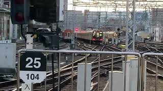 阪神尼崎駅快速急行神戸三宮行1000系発車、阪神大阪梅田行山陽5000系リニューアル車両発車2022/03/27