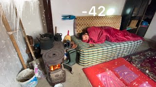 EXTREME COLDEST ! -42° Solo Camping 3 Days | 50 YEAR OLD ABANDONED SHACK, SINGLE-HANDEDLY HELP