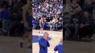 Watch Steve Kerr’s reaction when Klay Thompson shoots early in the shot clock 😂 #shorts