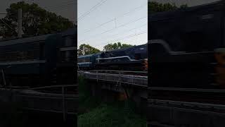 農曆“夏至”傍晚 藍皮解憂號 雙柴油車頭列車 經過南州糖廠前平交道回程