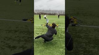 REACTION TRAINING 🤯 #goalkeeper #goalkeepertraining