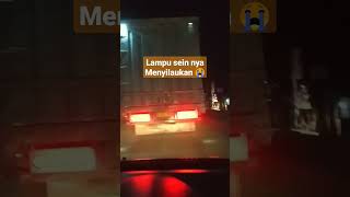 Bahaya lampu sein seperti ini