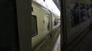 E257系がドアを開くだけの動画