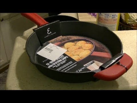 Emeril Lagasse Pre Seasoned Cast Iron Skillet Uboxing cooking cleaning review Emeril Lagasse Pre Seasoned Cast Iron Skillet Uboxing cooking cleaning review