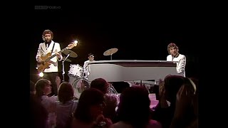 Chas & Dave -  Aint No Pleasing You  - TOTP   - 1982
