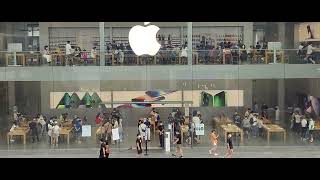 Apple store 成都太古里广场的人流量/8K