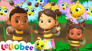 The Fuzzy Buzzy Bee Song 🐝 | Lellobee City Farm | Moonbug Kids - Farm Animals