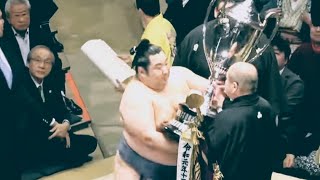 【現地より】表彰式・徳勝龍関、幕尻からの🏆初優勝！