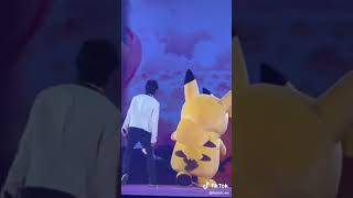 This is so funny, the difference between Jakehoon and Pikachu 😭🤣 #sunghoon #jake #enhypen #fypシ