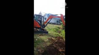 belajar mengoperasikan excavator Hitachi pc48