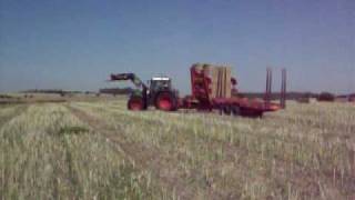 fendt 820 stro laden