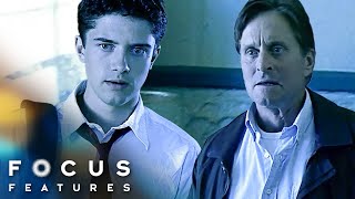 Traffic | Michael Douglas & Topher Grace's Search For Caroline