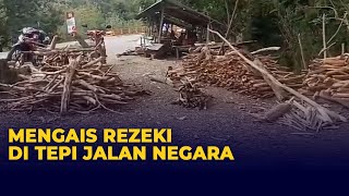 Mengais Rezeki di Pinggir Jalan Negara