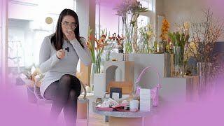 Unboxing Hannah Jane's Valentine's Day Box With... Hannah Jane (All Icelandic Products!)