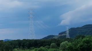 そびえ立つ送電鉄塔(Towering power transmission tower)【2】