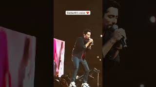 unakkam song by Siddharth voice# so beautiful just wow amazing the sound of crowd is beautiful