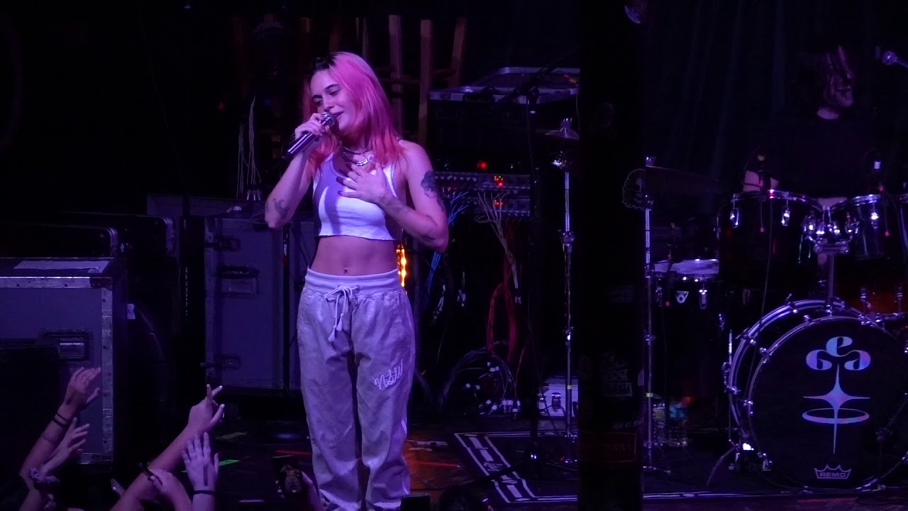 2019 10 16 Bea Miller - Fire N Gold - YouTube