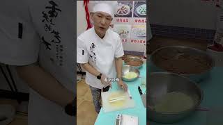 抖音小助手 抖音美食 水饺教程 五十七岁做水饺直播十个月，分享各种水饺技巧和工具。