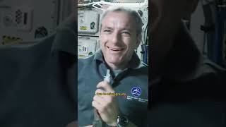 Astronautas não podem arrotar no espaço 😳