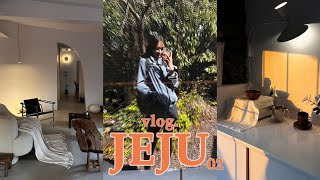 제주여행 vlog ep.02 🍊- 제주 인생 숙소 • 1일 1흑돼지 • 먹고 쇼핑하고 • 버스 여행 • 혼자서 망한 벚꽃 구경 🌸