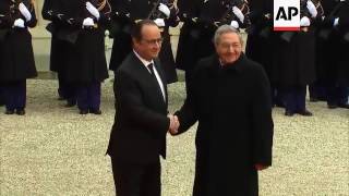 Raul Castro meets Hollande at Elysee Palace