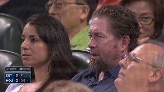 DET@HOU: Bagwell takes in Tigers-Astros game