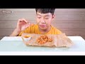 진짜 출시된 bbq 닭껍질 튀김 리얼사운드 먹방 bbq fried chicken skin eating show mukbang