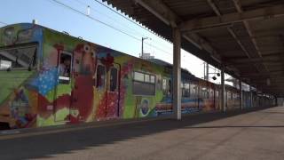 JR大阪環状線の西九条駅で103系，201系，USJラッピング電車 103 \u0026 201 series trains, Osaka Loop Line