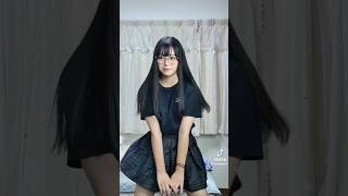 【美人TikTok】腰振りダンスをする超可愛い有名ティックトッカーmumeiちゃん！