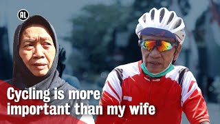 80 Year and cycling every day | Indonesia | METROPOLIS