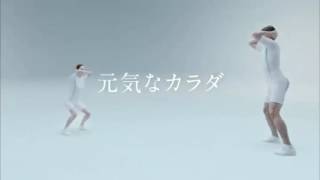 サントリー セサミン CM　「男女・スクワット」篇 15秒