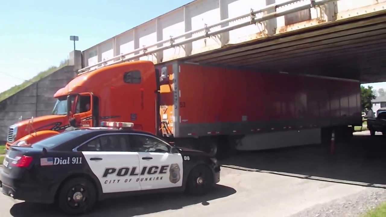 Tractor Trailer Stuck Under Park Ave Rail Road Bridge - YouTube