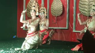 Amazing Khmer Apsara Dance