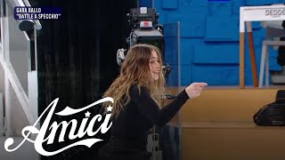 Amici 24 - Alessia - Moliendo café