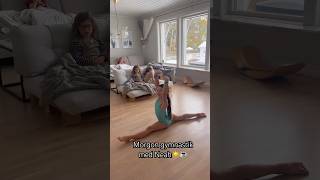 Morgon gymnastik med Neah🤸🏽‍♀️ #shortvideo #gymnastik #gymnast