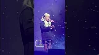 크리스마스 이브  콘서트 찾아와준 관객들에게 감사 인사 전하는 헤이즈(Heize) @2022 헤이즈 콘서트 헤이즈 시티(Heize City) in Busan