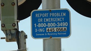 A helpful sign: there’s a better number than 911 for railroad emergencies