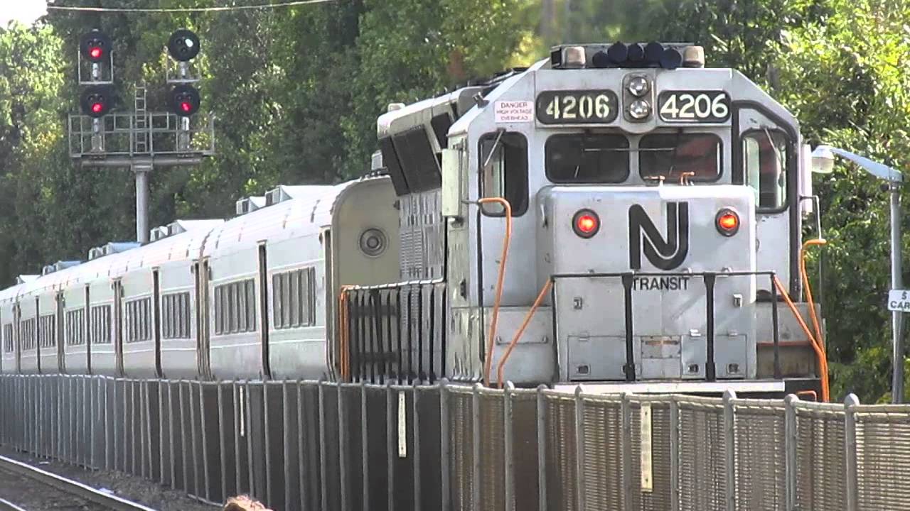 New Jersey Transit Engine 4206 - YouTube