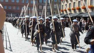 Memmingen 2016: MacKay's Regiment march to the Rathaus to be welcomed by the Mayor