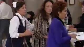 Gente bien - Alicia arma un escándalo en el ministerio público.  (Televisa, 1997)