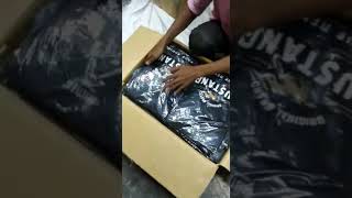 সরাসরি গার্মেন্টস থেকে মেন্স t-shirt শার্ট কিনুন ফার্স্ট পার্টি থেকে স্টক লট। টোটাল মাল 8850 পিস