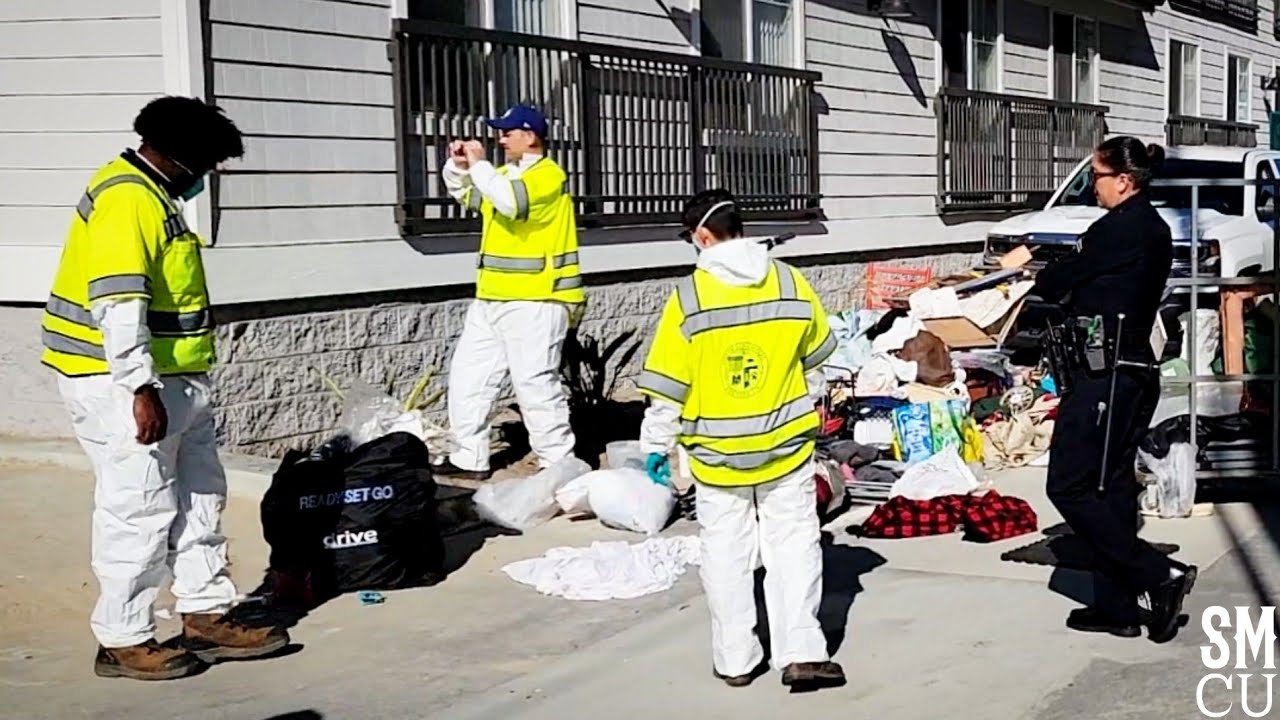 Homeless Encampment Clean-up On Ozone Ct. In Venice - YouTube