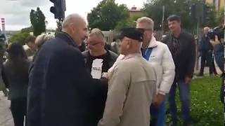 Ifet Feraget došao na proteste pred VSTV